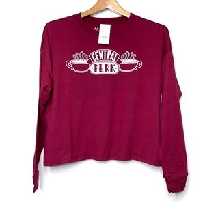 NWT FRIENDS TV Central Perk Maroon Long Sleeves Cropped T-Shirt Tee Tshirt Small